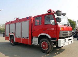 國(guó)四東風(fēng)153泡沫消防車（6-7噸）